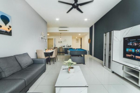 Mosaic Playhouse 3BR w Bathtub Pooltable Midvalley by Our Stay